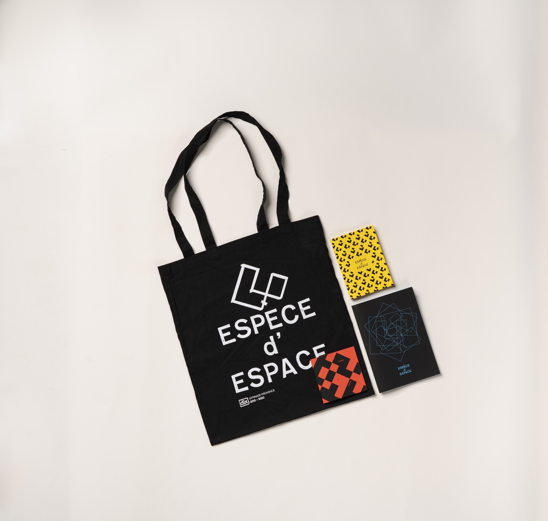 Objets offerts à tous les élèves du Gymnase pour les 10 ans